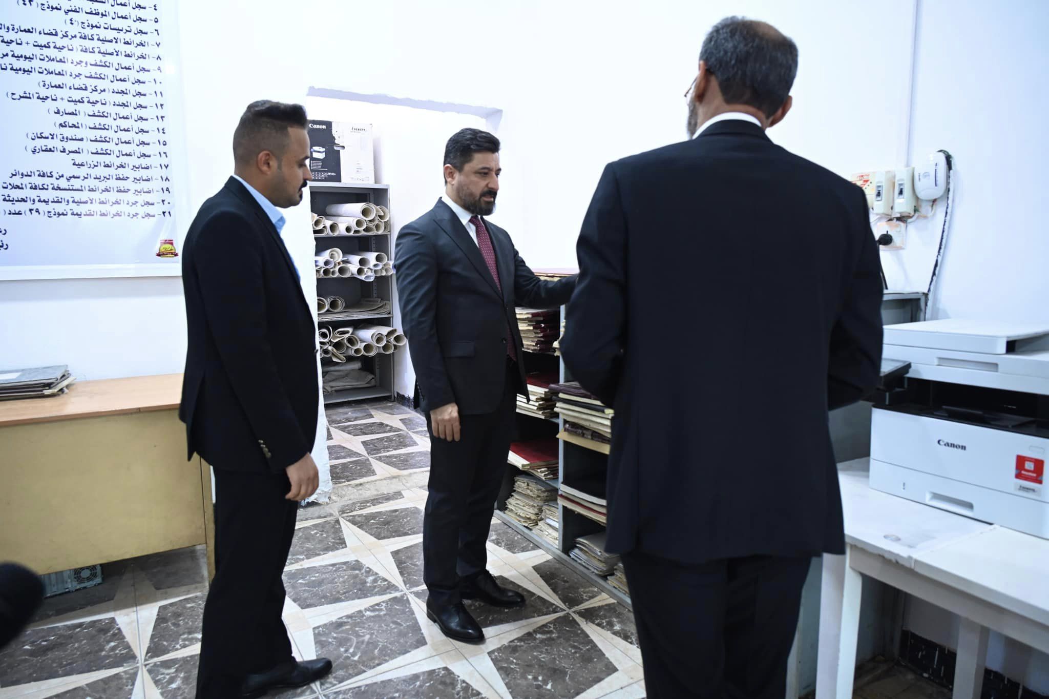 زيارة ميدانية لوزير العدل د. خالد شواني الى المجمع العدلي في ميسان والتي شملت مديريات ( التسجيل العقاري ، الكتاب العدول ، التنفيذ ، القاصرين ) .